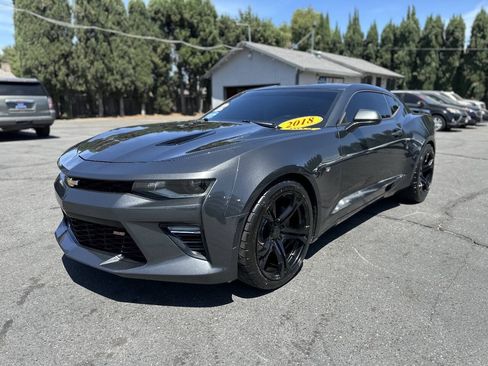 Used 2018 Chevrolet Camaro SS RWD image 3
