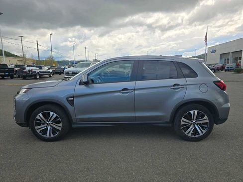 Used 2025 Mitsubishi Outlander Sport ES AWD/4WD image 2