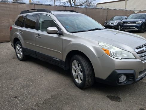 Used 2014 Subaru Outback 2.5i Premium w/ Moonroof Package image 1