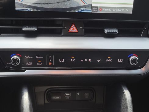 Used 2025 Kia Sportage EX FWD image 23