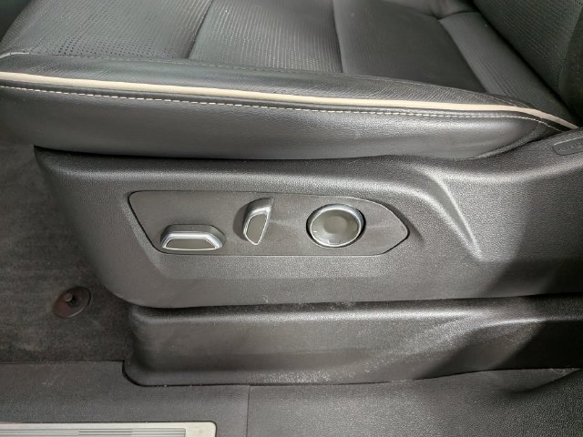 Certified 2024 Cadillac Escalade ESV Sport w/ LPO, ONYX Package AWD/4WD image 18
