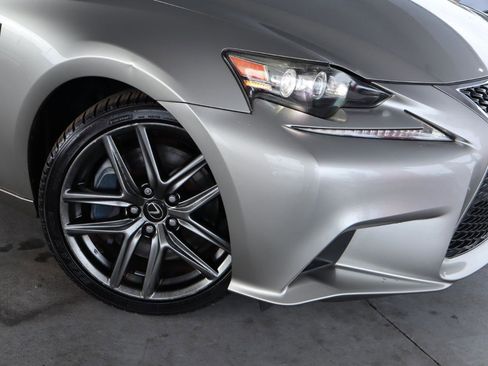 Used 2016 Lexus IS 200t image 4