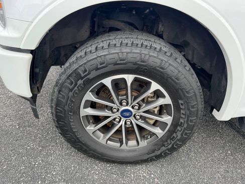 Used 2019 Ford F150 Lariat image 7