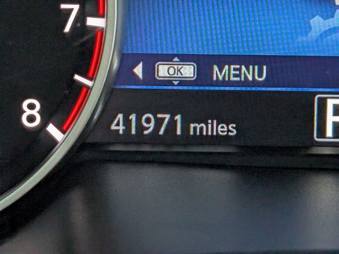 Used 2022 Nissan Maxima SR w/ Sport Mat Group FWD image 25