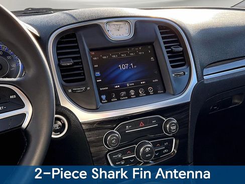 Used 2016 Chrysler 300 Limited image 11