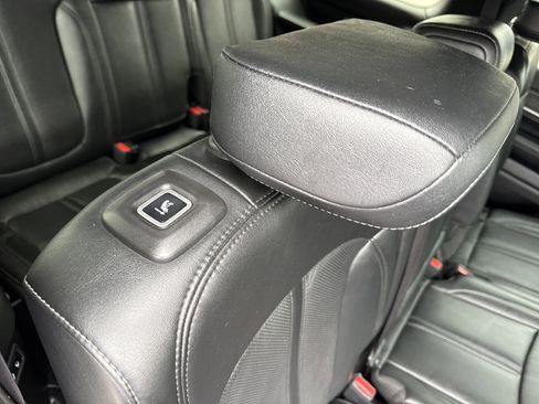 Used 2023 Jeep Wagoneer L Series III w/ Preferred Equipment Group image 34