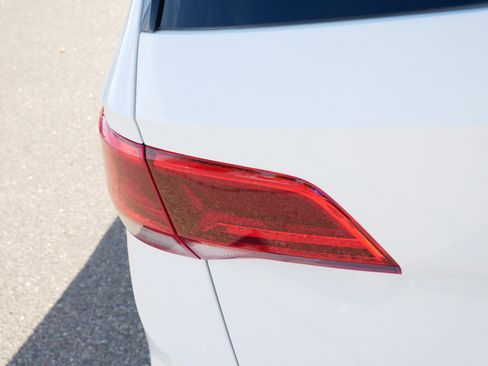 Certified 2022 Volkswagen Taos SE image 17