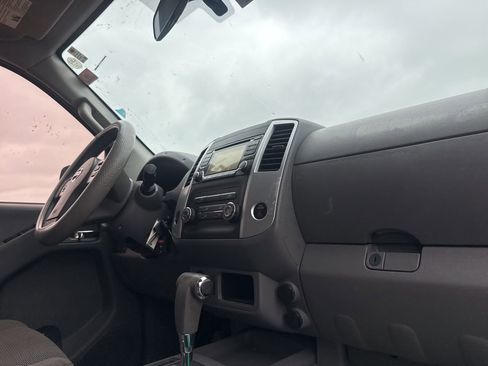 Used 2015 Nissan Frontier SV RWD image 24