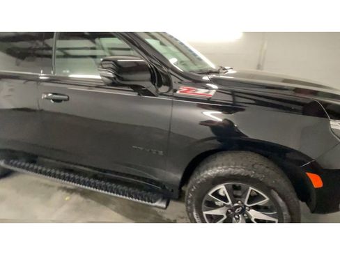 Used 2023 Chevrolet Tahoe Z71 w/ Luxury Package image 2