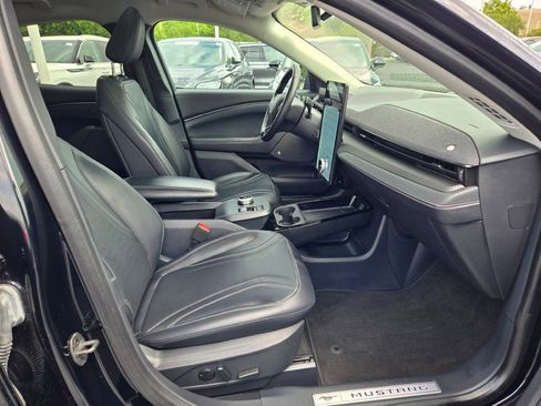 Used 2022 Ford Mustang Mach-E Premium image 5