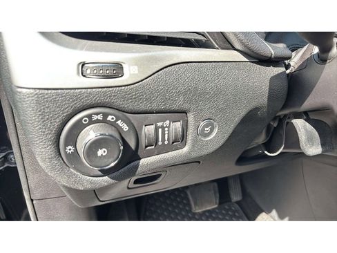 Used 2016 Jeep Cherokee Trailhawk w/ Comfort/Convenience Group AWD/4WD image 20