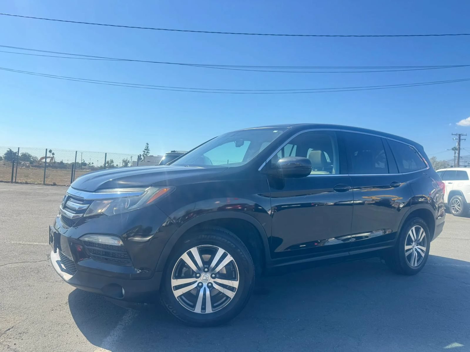 Used 2017 Honda Pilot EX-L image 2