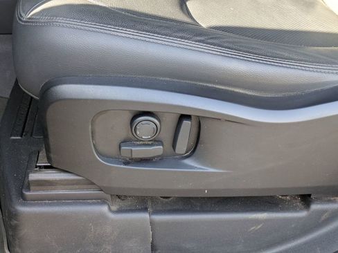 Used 2023 Land Rover Defender 90 S image 16