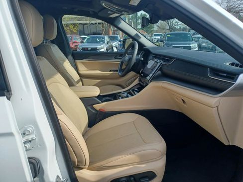 Used 2023 Jeep Grand Cherokee L Limited w/ Luxury Tech Group II image 28