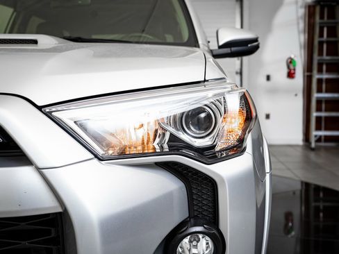 Used 2020 Toyota 4Runner TRD Off-Road Premium image 16