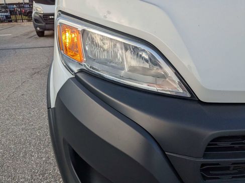 Used 2024 RAM ProMaster 2500 w/ Convenience Group FWD image 10