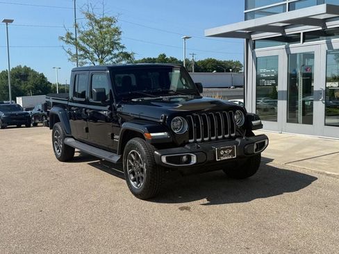 Used 2021 Jeep Gladiator Overland w/ Uconnect 4C Nav & Sound Group AWD/4WD image 1