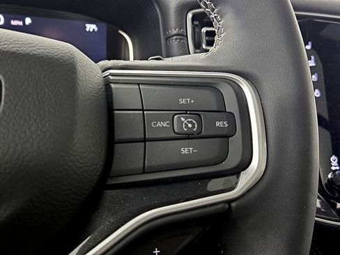Used 2024 Jeep Wagoneer 4WD w/ Premium Group I image 24
