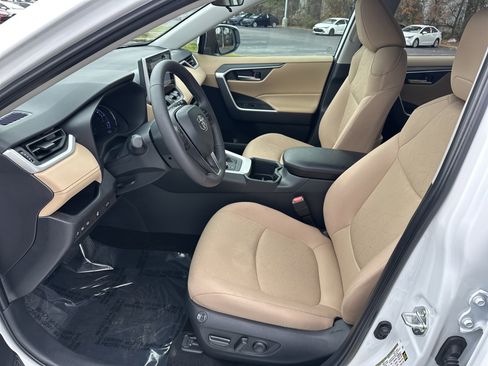 Certified 2025 Toyota RAV4 XLE image 16
