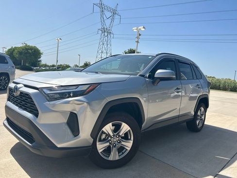 Used 2022 Toyota RAV4 XLE w/ Convenience Package AWD/4WD image 1