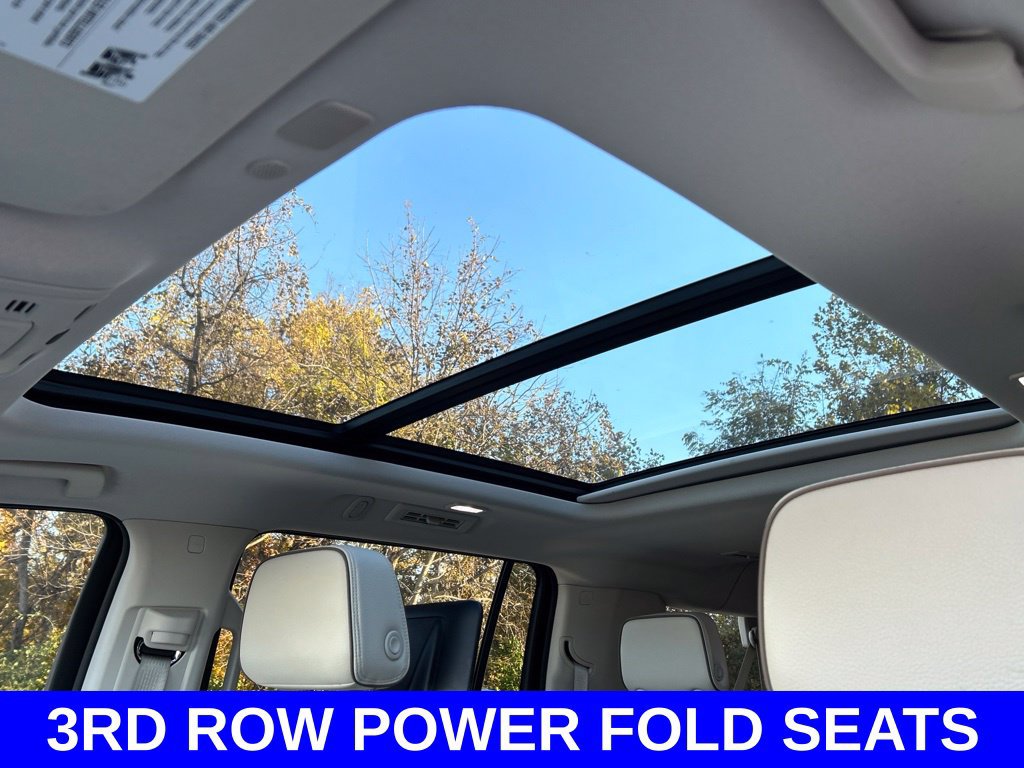 Used 2024 GMC Yukon XL Denali w/ Denali Reserve Package AWD/4WD image 18