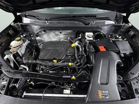 Used 2024 Chevrolet Trax LS w/ LS Convenience Package image 33