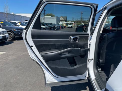 Used 2023 Kia Sorento SX AWD/4WD image 29