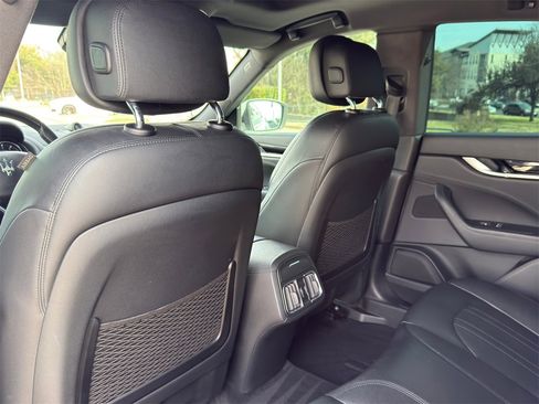 Used 2021 Maserati Levante S image 32