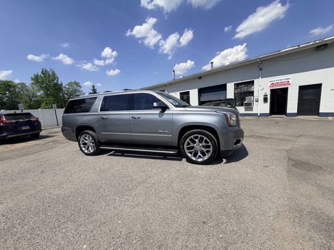 Used 2019 GMC Yukon XL Denali w/ Denali Ultimate Package AWD/4WD image 26