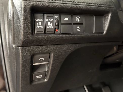Used 2023 Honda Odyssey EX-L image 18
