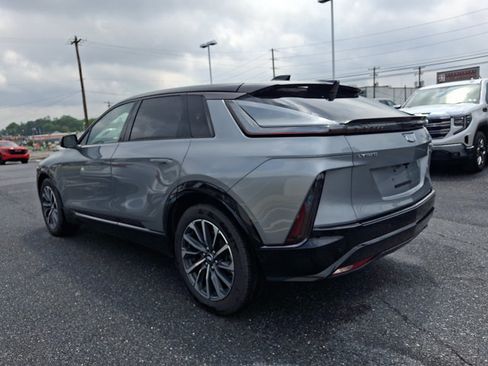 Used 2024 Cadillac Lyriq Sport w/ LPO, Floor Liner Package AWD/4WD image 4