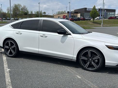 Used 2024 Honda Accord Sport image 3