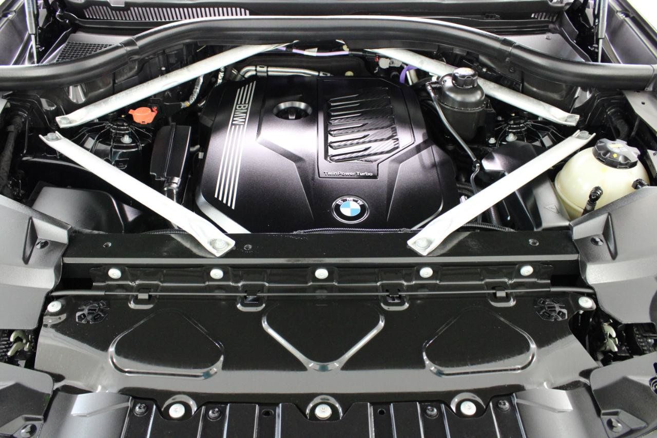 Used 2022 BMW X5 xDrive40i w/ M Sport Package AWD/4WD image 79