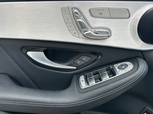 Used 2021 Mercedes-Benz GLC 300 4MATIC image 12