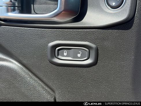 Used 2025 Jeep Wrangler Sport AWD/4WD image 16