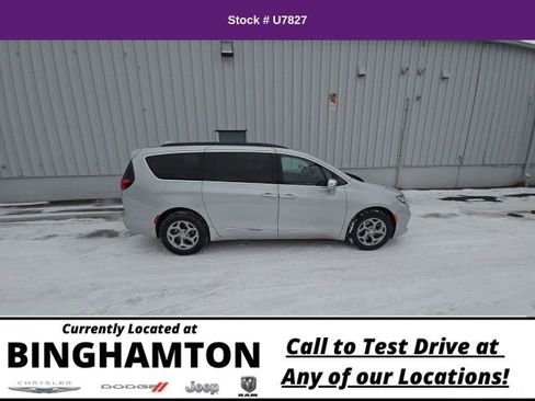 Used 2022 Chrysler Pacifica Limited image 4