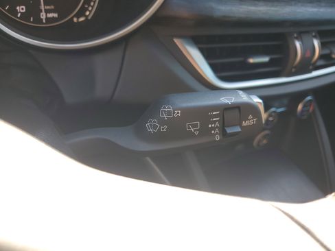 Used 2019 Alfa Romeo Stelvio AWD image 32