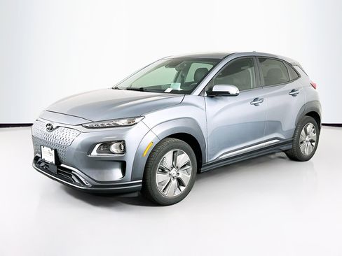 Used 2021 Hyundai Kona Ultimate w/ Cargo Package FWD image 3