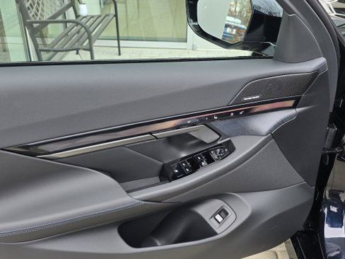 New 2026 BMW 530i xDrive w/ M Sport Package AWD/4WD image 12