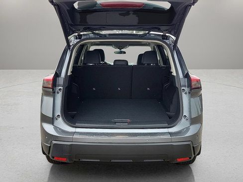 Used 2025 Nissan Rogue SV w/ SV Premium Package FWD image 8