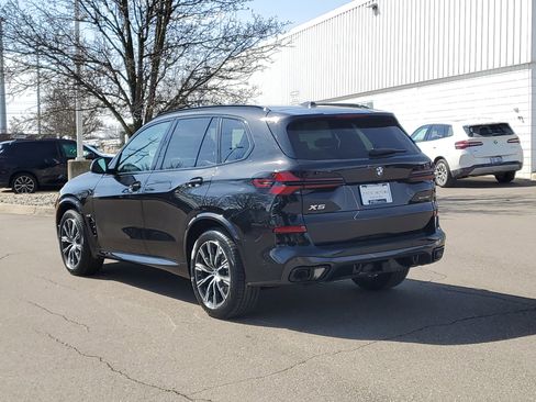 New 2026 BMW X5 xDrive40i w/ M Sport Package AWD/4WD image 2