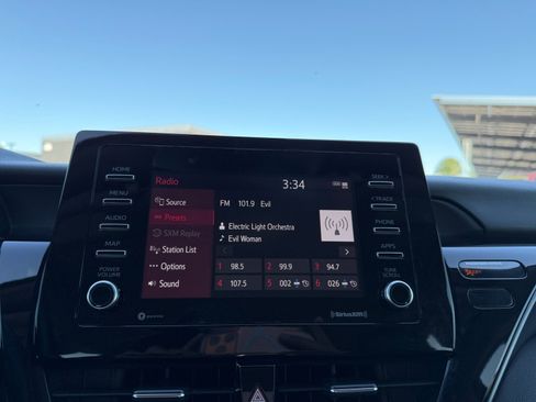 Used 2023 Toyota Camry SE image 19