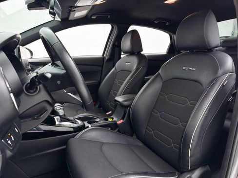 Used 2023 Kia Forte GT-Line image 19