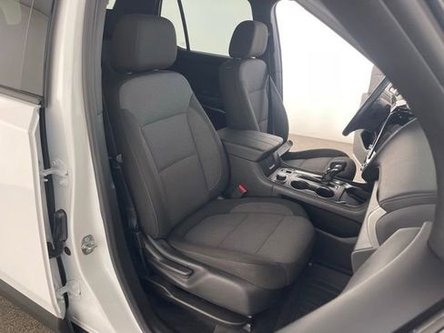 Used 2023 Chevrolet Traverse LT FWD image 49