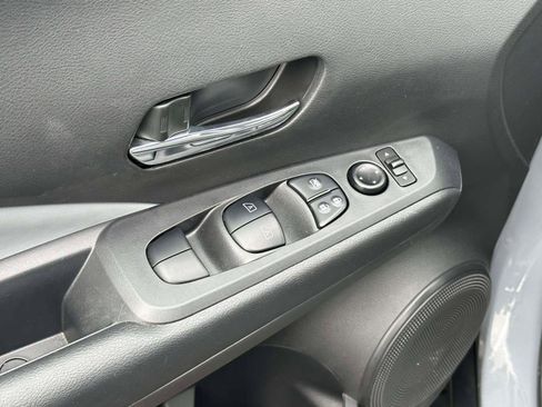 Used 2023 Nissan Kicks SR w/ SR Premium Package image 14