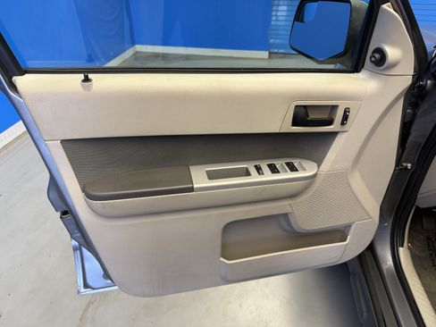 Used 2010 Ford Escape XLT FWD image 9