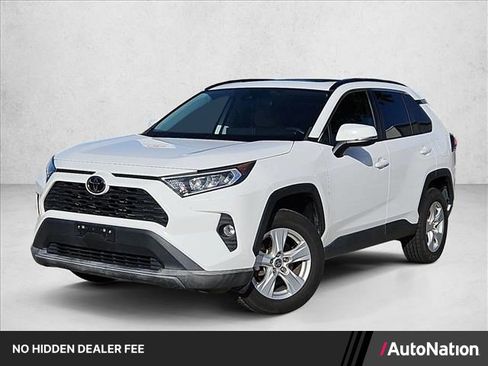 Used 2021 Toyota RAV4 XLE w/ Convenience Package FWD image 1