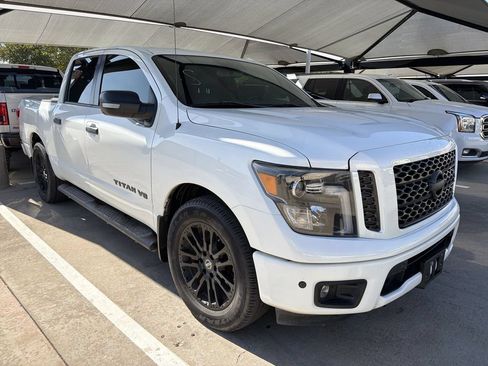Used 2019 Nissan Titan SL w/ Midnight Edition RWD image 2