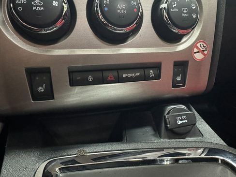 Used 2013 Dodge Challenger SRT8 w/ Harman Kardon Audio Group image 30