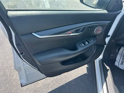 Used 2023 INFINITI QX50 Sport FWD image 16